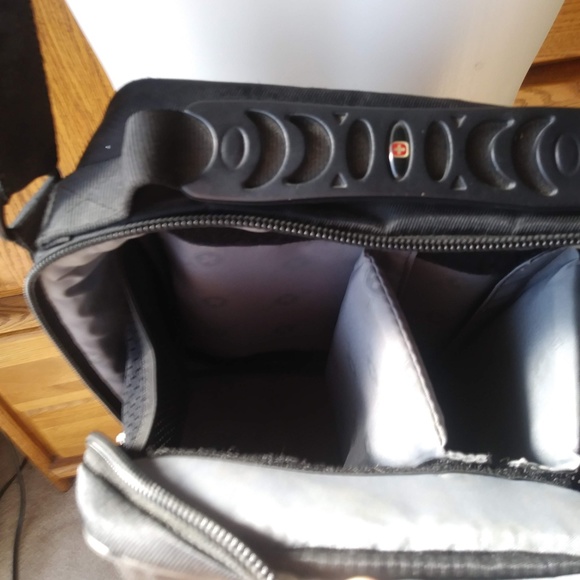 Padded Bag for MP3-camera-Cell phone - Picture 5 of 9